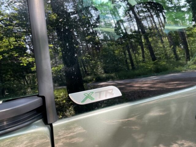 Зеленый Ситроен Берлинго, объемом двигателя 1.6 л и пробегом 230 тыс. км за 9300 $, фото 9 на Automoto.ua