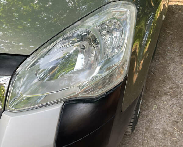 Зеленый Ситроен Берлинго, объемом двигателя 1.6 л и пробегом 230 тыс. км за 9700 $, фото 7 на Automoto.ua