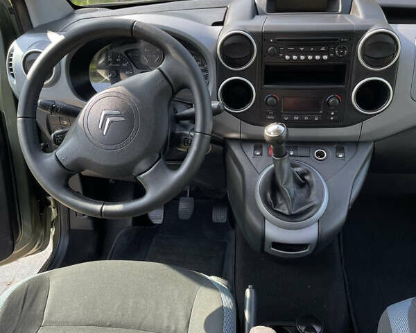 Зеленый Ситроен Берлинго, объемом двигателя 1.6 л и пробегом 230 тыс. км за 9700 $, фото 39 на Automoto.ua