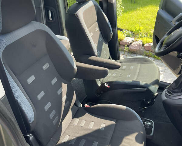 Зеленый Ситроен Берлинго, объемом двигателя 1.6 л и пробегом 230 тыс. км за 9700 $, фото 36 на Automoto.ua