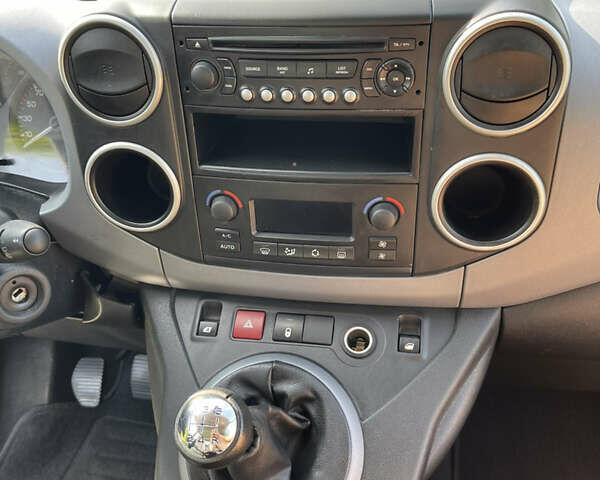 Зеленый Ситроен Берлинго, объемом двигателя 1.6 л и пробегом 230 тыс. км за 9700 $, фото 41 на Automoto.ua