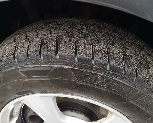 Зеленый Ситроен Берлинго, объемом двигателя 1.6 л и пробегом 240 тыс. км за 10500 $, фото 8 на Automoto.ua