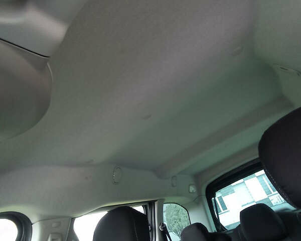 Зеленый Ситроен Берлинго, объемом двигателя 1.6 л и пробегом 240 тыс. км за 10500 $, фото 31 на Automoto.ua