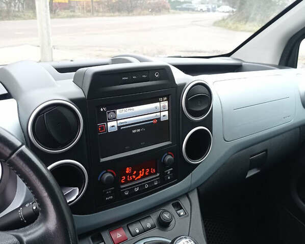 Зеленый Ситроен Берлинго, объемом двигателя 1.6 л и пробегом 240 тыс. км за 10500 $, фото 13 на Automoto.ua