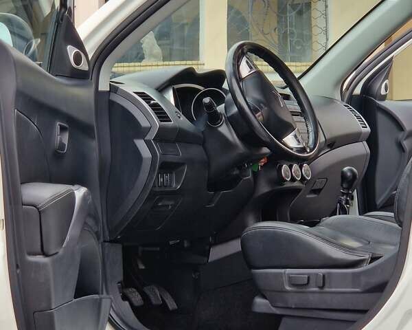 Ситроен С-Кроссер 2008 в Золочев на Automoto.ua Белый Ситроен С-Кроссер, объемом двигателя 2.2 л и пробегом 190 тыс. км за 8800 $, фото 11 на Automoto.ua