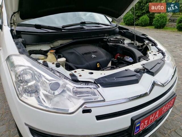 Ситроен С-Кроссер 2008 в Золочев на Automoto.ua Белый Ситроен С-Кроссер, объемом двигателя 2.2 л и пробегом 190 тыс. км за 8800 $, фото 31 на Automoto.ua