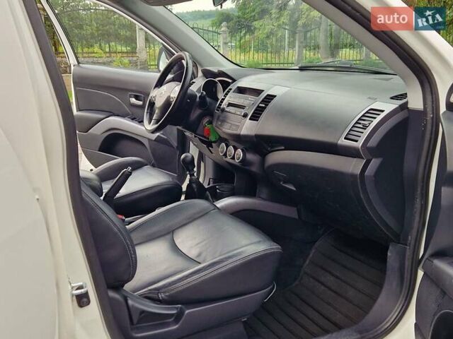 Ситроен С-Кроссер 2008 в Золочев на Automoto.ua Белый Ситроен С-Кроссер, объемом двигателя 2.2 л и пробегом 190 тыс. км за 8800 $, фото 14 на Automoto.ua