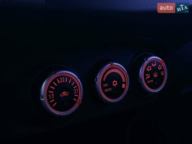 Білий Сітроен С-Кроссер, об'ємом двигуна 2.4 л та пробігом 330 тис. км за 7800 $, фото 19 на Automoto.ua