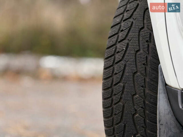 Белый Ситроен С-Кроссер, объемом двигателя 2.36 л и пробегом 370 тыс. км за 8150 $, фото 9 на Automoto.ua