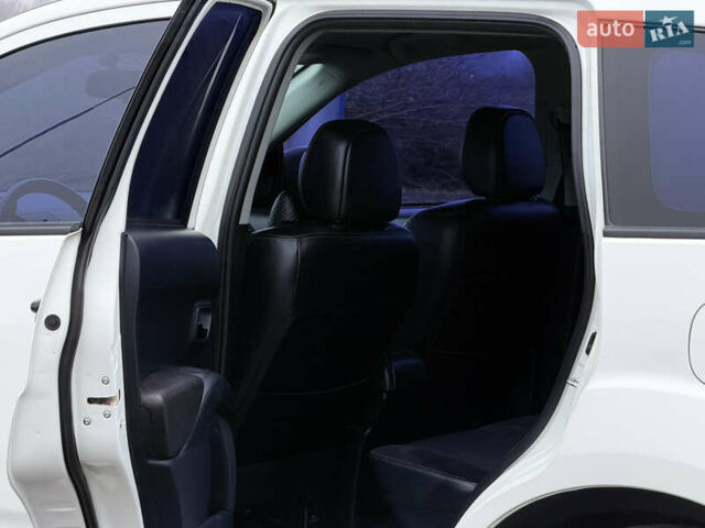 Білий Сітроен С-Кроссер, об'ємом двигуна 2.4 л та пробігом 330 тис. км за 7800 $, фото 10 на Automoto.ua