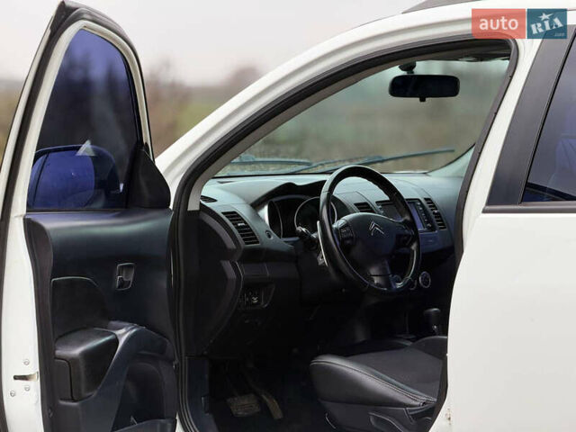 Белый Ситроен С-Кроссер, объемом двигателя 2.36 л и пробегом 370 тыс. км за 8150 $, фото 10 на Automoto.ua
