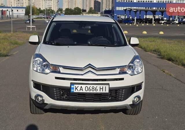 Белый Ситроен С-Кроссер, объемом двигателя 2.18 л и пробегом 243 тыс. км за 9500 $, фото 2 на Automoto.ua