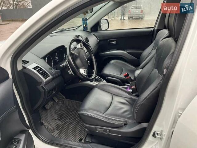 Білий Сітроен С-Кроссер, об'ємом двигуна 2.2 л та пробігом 231 тис. км за 10800 $, фото 8 на Automoto.ua