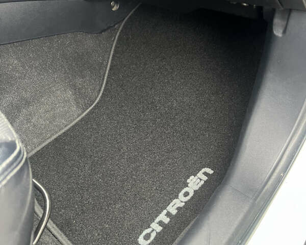 Білий Сітроен С-Кроссер, об'ємом двигуна 2.2 л та пробігом 232 тис. км за 9990 $, фото 29 на Automoto.ua