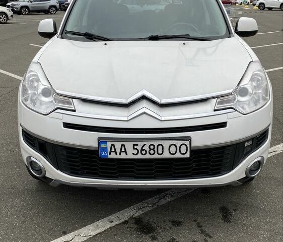 Білий Сітроен С-Кроссер, об'ємом двигуна 2.2 л та пробігом 275 тис. км за 11500 $, фото 2 на Automoto.ua