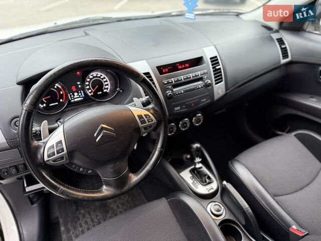 Белый Ситроен С-Кроссер, объемом двигателя 2.2 л и пробегом 209 тыс. км за 11000 $, фото 25 на Automoto.ua