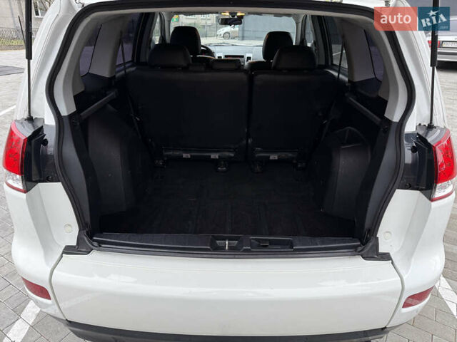 Белый Ситроен С-Кроссер, объемом двигателя 2.2 л и пробегом 209 тыс. км за 11000 $, фото 44 на Automoto.ua