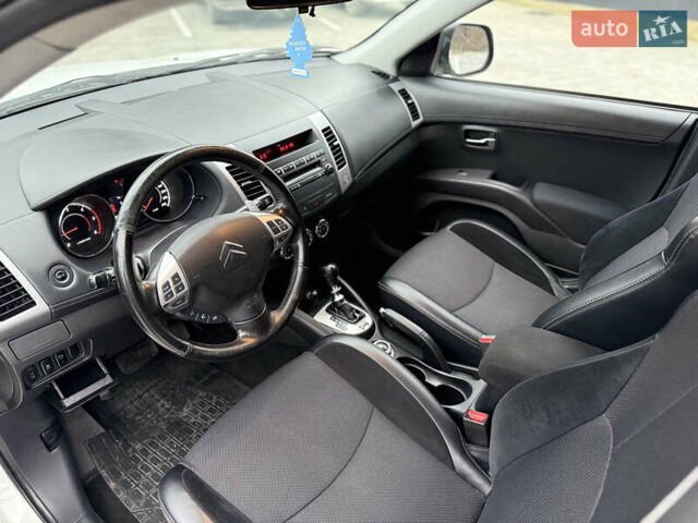 Белый Ситроен С-Кроссер, объемом двигателя 2.2 л и пробегом 209 тыс. км за 11000 $, фото 24 на Automoto.ua