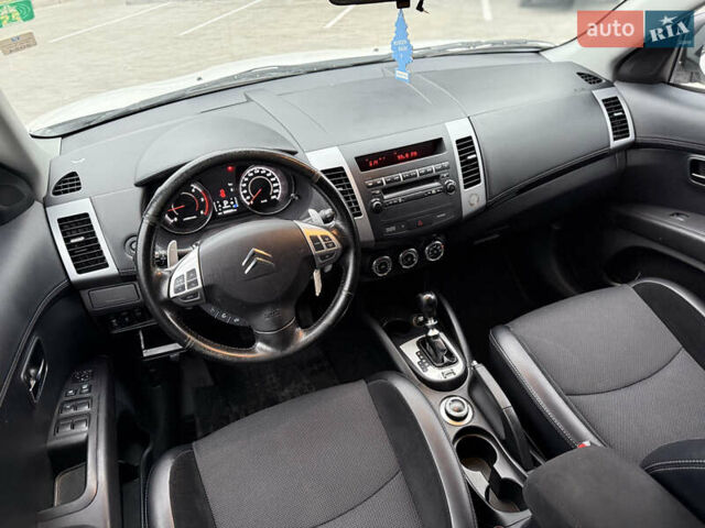 Белый Ситроен С-Кроссер, объемом двигателя 2.2 л и пробегом 209 тыс. км за 11000 $, фото 31 на Automoto.ua