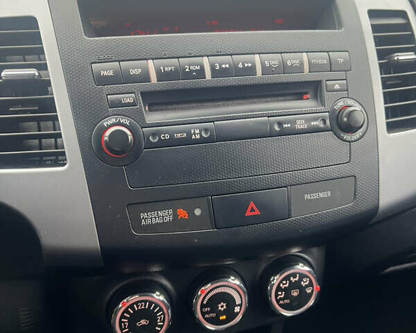 Білий Сітроен С-Кроссер, об'ємом двигуна 2.2 л та пробігом 232 тис. км за 9990 $, фото 19 на Automoto.ua