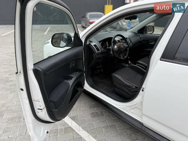 Белый Ситроен С-Кроссер, объемом двигателя 2.2 л и пробегом 209 тыс. км за 11000 $, фото 22 на Automoto.ua