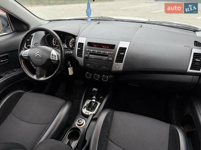 Белый Ситроен С-Кроссер, объемом двигателя 2.2 л и пробегом 209 тыс. км за 11000 $, фото 34 на Automoto.ua