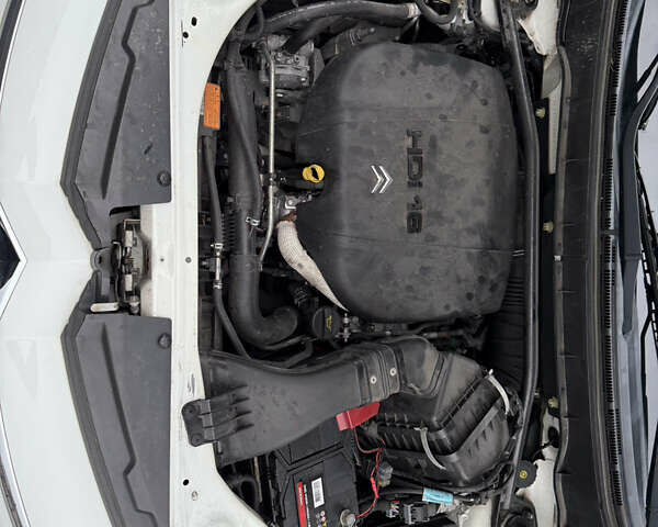 Белый Ситроен С-Кроссер, объемом двигателя 2.2 л и пробегом 209 тыс. км за 11000 $, фото 47 на Automoto.ua