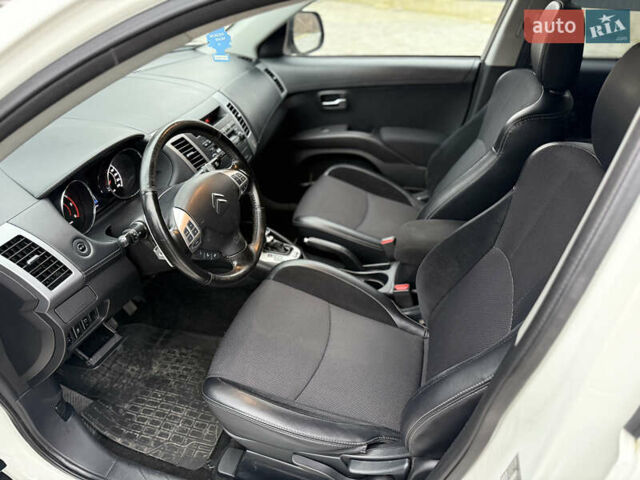 Белый Ситроен С-Кроссер, объемом двигателя 2.2 л и пробегом 209 тыс. км за 11000 $, фото 23 на Automoto.ua