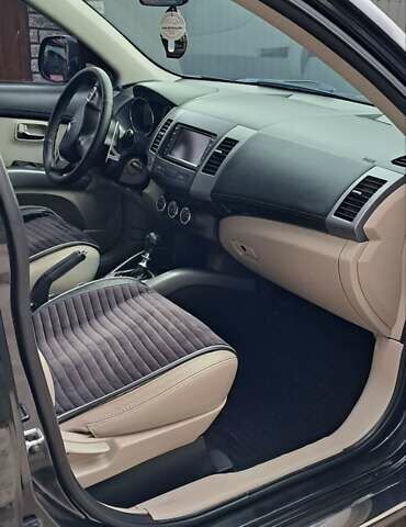 Черный Ситроен С-Кроссер, объемом двигателя 2.2 л и пробегом 287 тыс. км за 10600 $, фото 18 на Automoto.ua