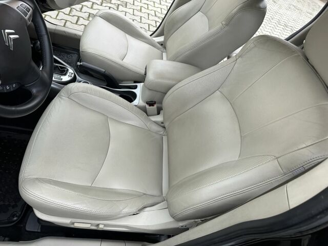 Черный Ситроен С-Кроссер, объемом двигателя 2.2 л и пробегом 217 тыс. км за 9999 $, фото 19 на Automoto.ua