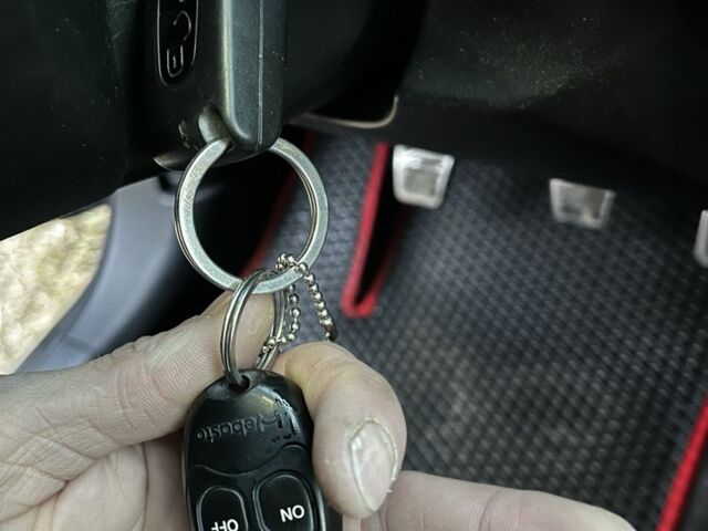 Черный Ситроен С-Кроссер, объемом двигателя 2.2 л и пробегом 218 тыс. км за 9300 $, фото 8 на Automoto.ua