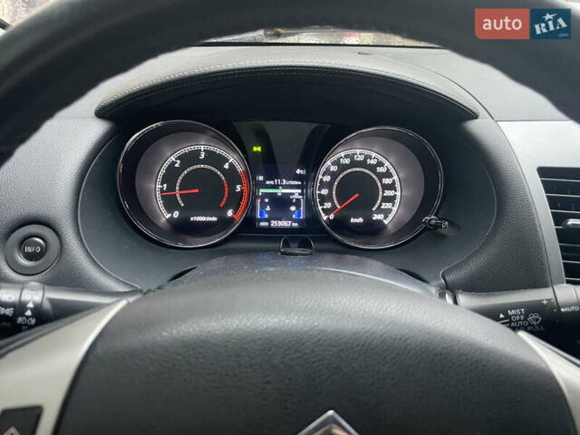 Чорний Сітроен С-Кроссер, об'ємом двигуна 2.2 л та пробігом 253 тис. км за 10500 $, фото 8 на Automoto.ua
