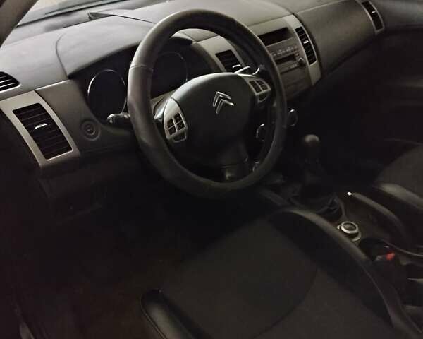 Черный Ситроен С-Кроссер, объемом двигателя 2.36 л и пробегом 104 тыс. км за 9000 $, фото 1 на Automoto.ua