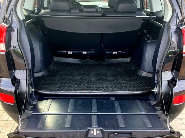 Чорний Сітроен С-Кроссер, об'ємом двигуна 2.2 л та пробігом 193 тис. км за 11900 $, фото 12 на Automoto.ua