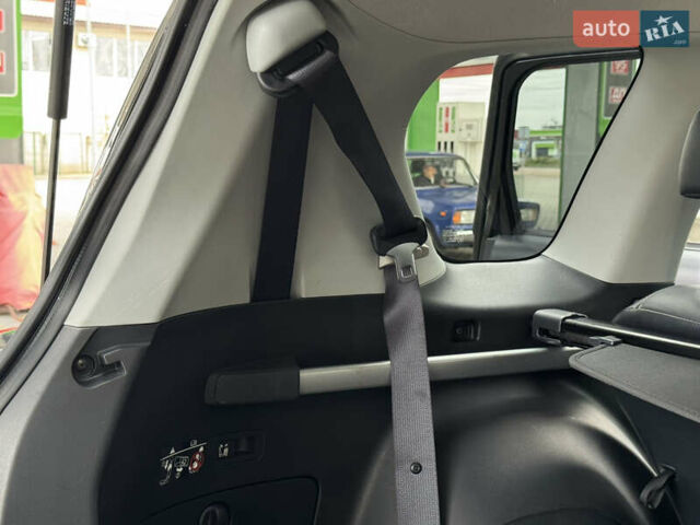 Чорний Сітроен С-Кроссер, об'ємом двигуна 2.2 л та пробігом 190 тис. км за 12555 $, фото 46 на Automoto.ua