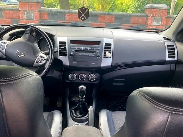 Чорний Сітроен С-Кроссер, об'ємом двигуна 2.2 л та пробігом 193 тис. км за 11900 $, фото 1 на Automoto.ua