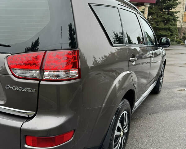 Коричневый Ситроен С-Кроссер, объемом двигателя 2.18 л и пробегом 248 тыс. км за 11500 $, фото 21 на Automoto.ua