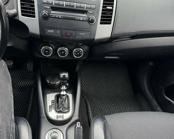 Коричневый Ситроен С-Кроссер, объемом двигателя 2.18 л и пробегом 248 тыс. км за 11500 $, фото 23 на Automoto.ua