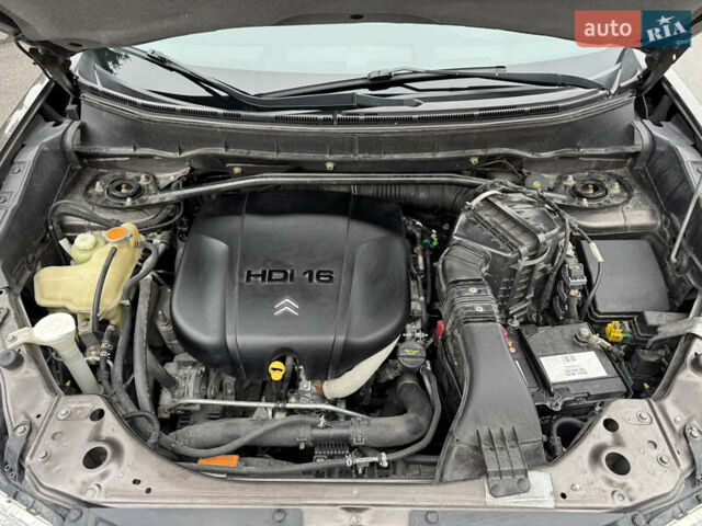 Коричневый Ситроен С-Кроссер, объемом двигателя 2.18 л и пробегом 248 тыс. км за 11500 $, фото 19 на Automoto.ua