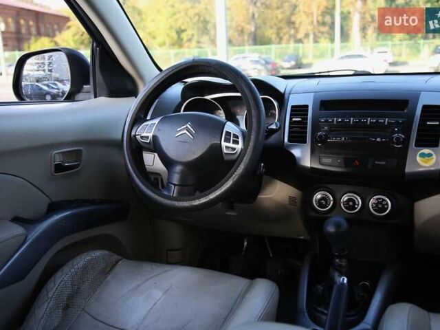 Серый Ситроен С-Кроссер, объемом двигателя 2.18 л и пробегом 270 тыс. км за 7200 $, фото 10 на Automoto.ua