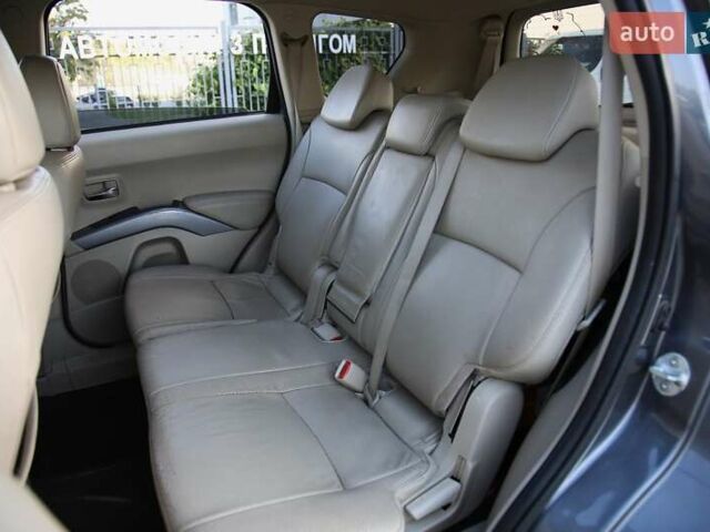 Серый Ситроен С-Кроссер, объемом двигателя 2.18 л и пробегом 270 тыс. км за 7200 $, фото 7 на Automoto.ua