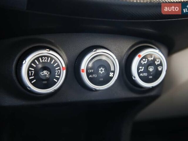 Серый Ситроен С-Кроссер, объемом двигателя 2.18 л и пробегом 270 тыс. км за 7200 $, фото 16 на Automoto.ua