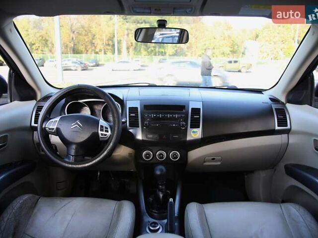 Серый Ситроен С-Кроссер, объемом двигателя 2.18 л и пробегом 270 тыс. км за 7200 $, фото 11 на Automoto.ua