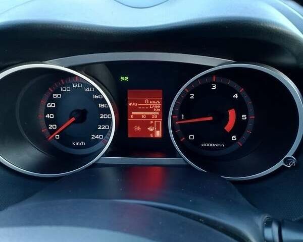 Серый Ситроен С-Кроссер, объемом двигателя 2.2 л и пробегом 288 тыс. км за 8800 $, фото 5 на Automoto.ua