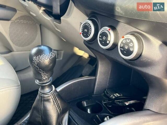 Сірий Сітроен С-Кроссер, об'ємом двигуна 2.18 л та пробігом 250 тис. км за 9200 $, фото 3 на Automoto.ua
