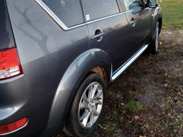 Серый Ситроен С-Кроссер, объемом двигателя 2.2 л и пробегом 288 тыс. км за 8800 $, фото 4 на Automoto.ua