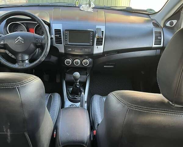 Серый Ситроен С-Кроссер, объемом двигателя 2.2 л и пробегом 370 тыс. км за 6800 $, фото 16 на Automoto.ua