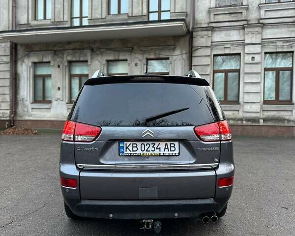Серый Ситроен С-Кроссер, объемом двигателя 2 л и пробегом 273 тыс. км за 9500 $, фото 7 на Automoto.ua