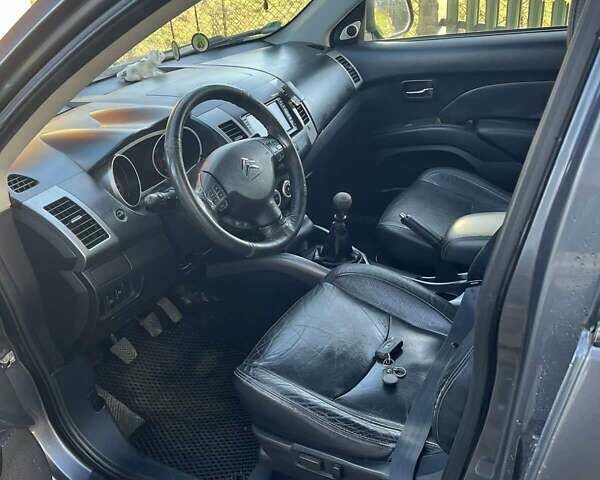 Серый Ситроен С-Кроссер, объемом двигателя 2.2 л и пробегом 370 тыс. км за 6800 $, фото 11 на Automoto.ua