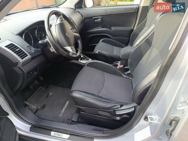 Серый Ситроен С-Кроссер, объемом двигателя 2.2 л и пробегом 219 тыс. км за 12250 $, фото 9 на Automoto.ua
